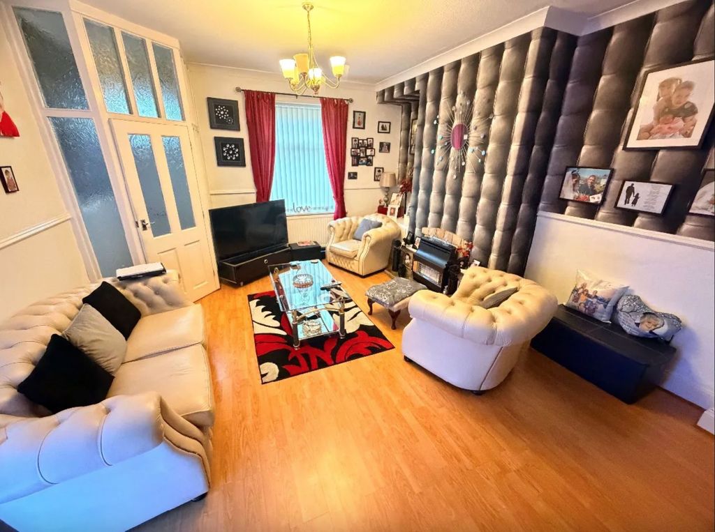 Property photo 3 of 7