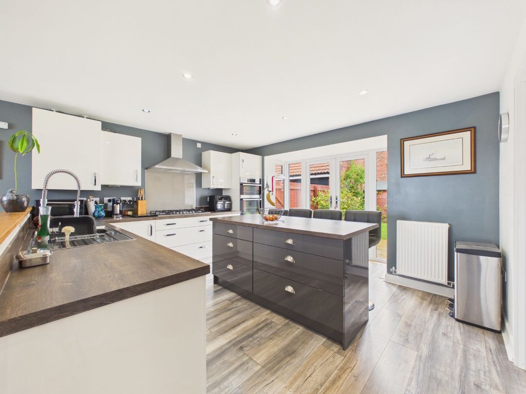 Property photo 3 of 22 5158806