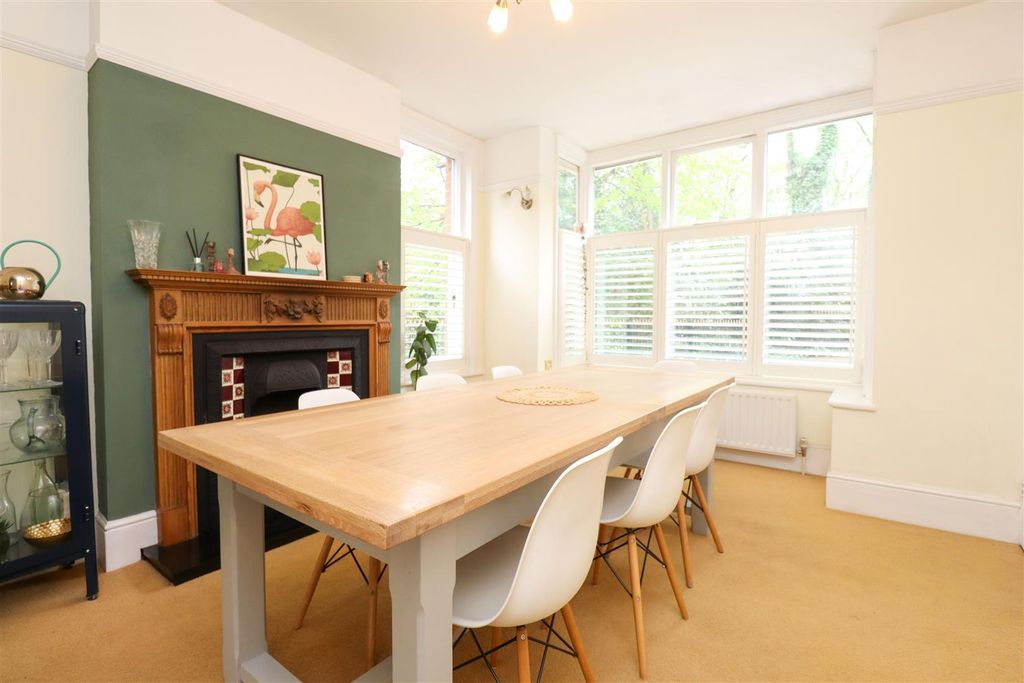 Property photo 3 of 16 Dining Room