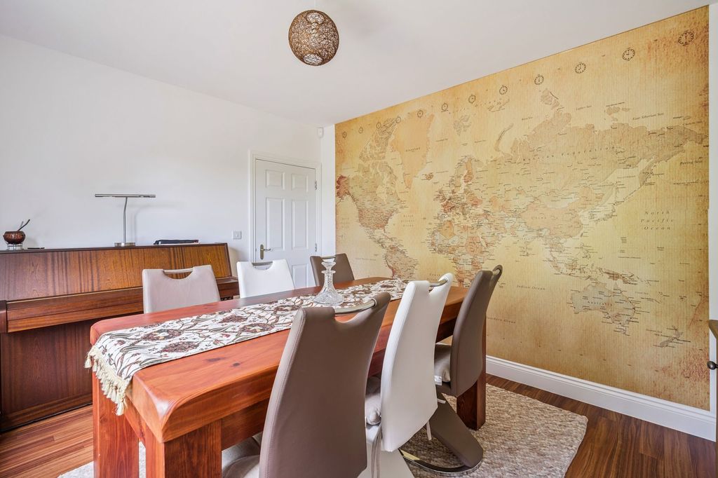 Property photo 3 of 24 Photo 23