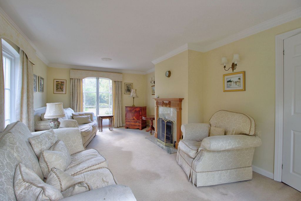 Property photo 2 of 19