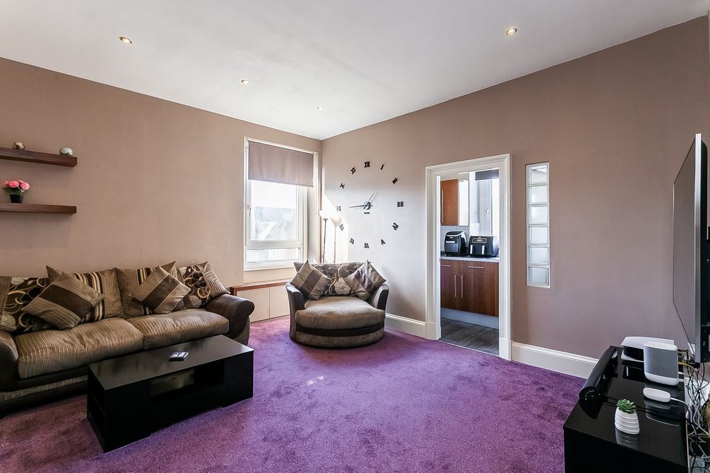 Property photo 2 of 21