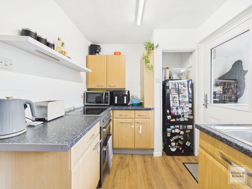 Property photo 3 of 25