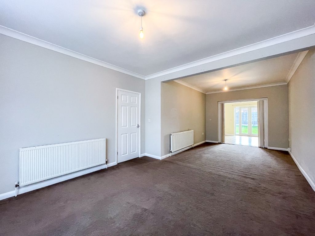 Property photo 3 of 19 4024866