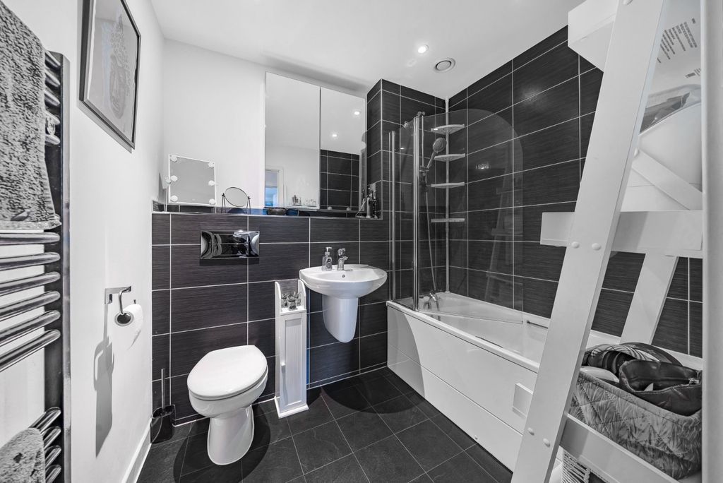 Property photo 3 of 18 Picture No. 09