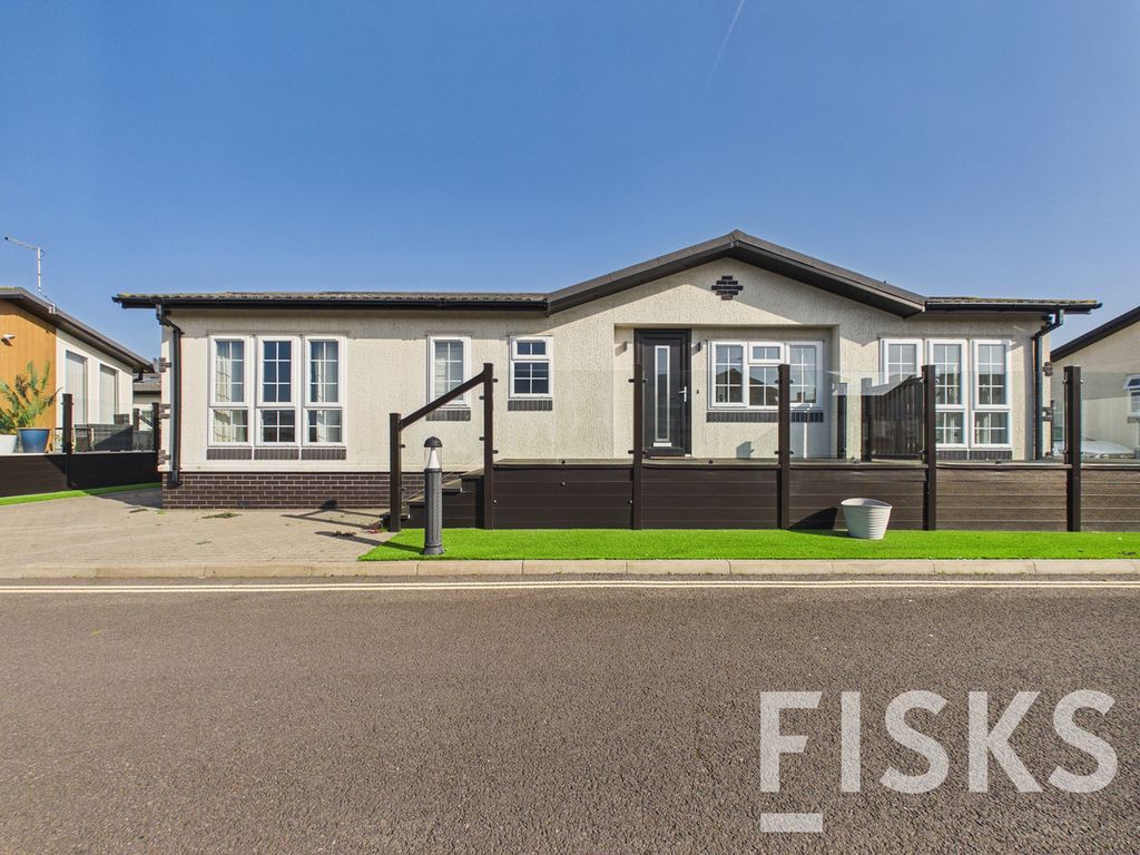 Property photo 2 of 24