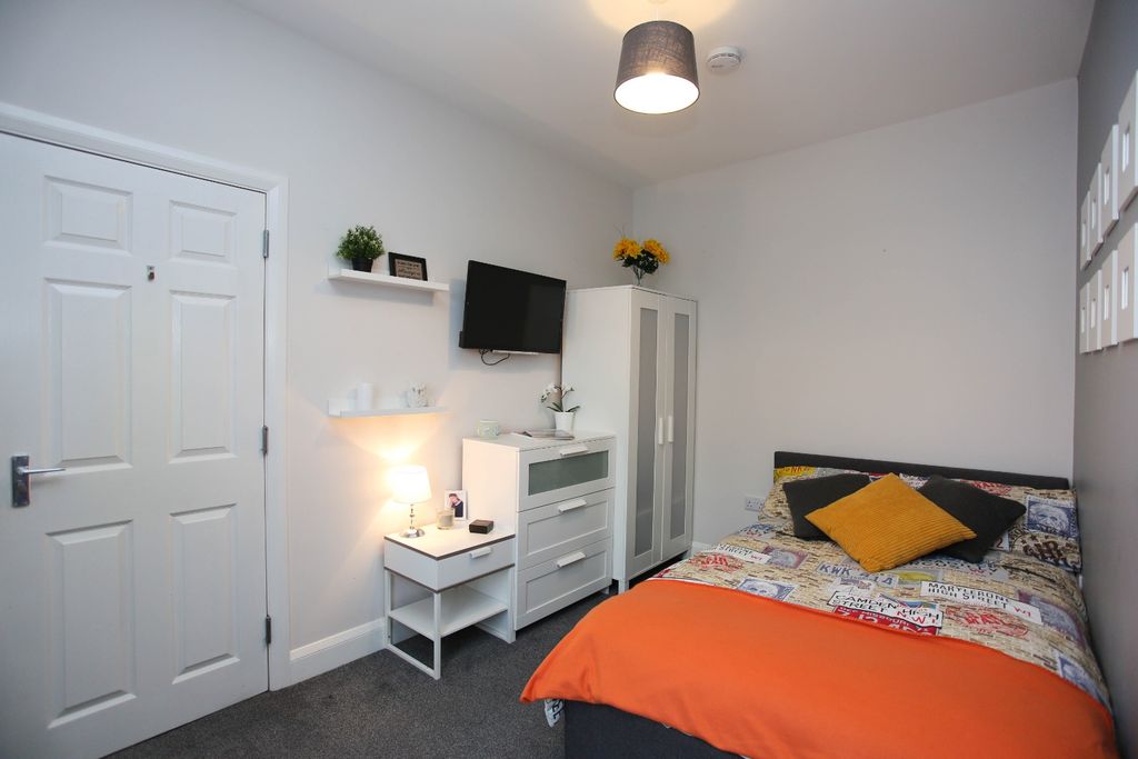 Property photo 2 of 9 4487161
