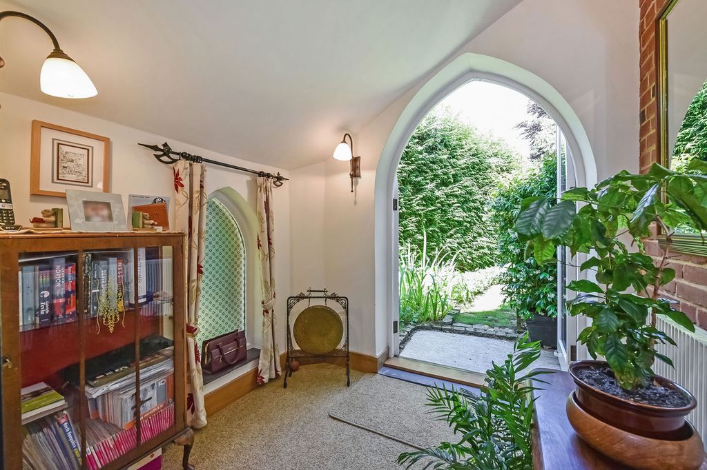 Property photo 2 of 26
