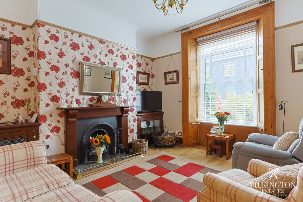 Property photo 2 of 13 5371763