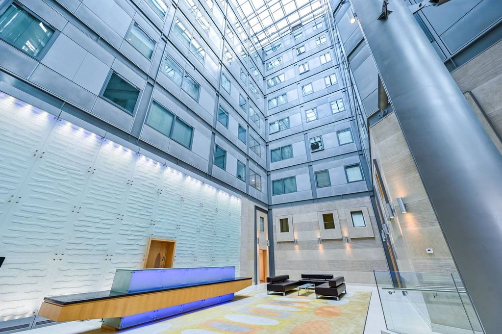 Property photo 3 of 27