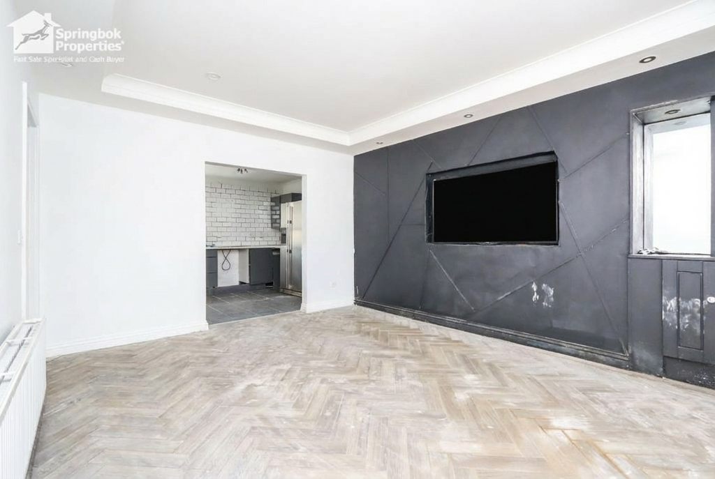 Property photo 3 of 14 Image 2