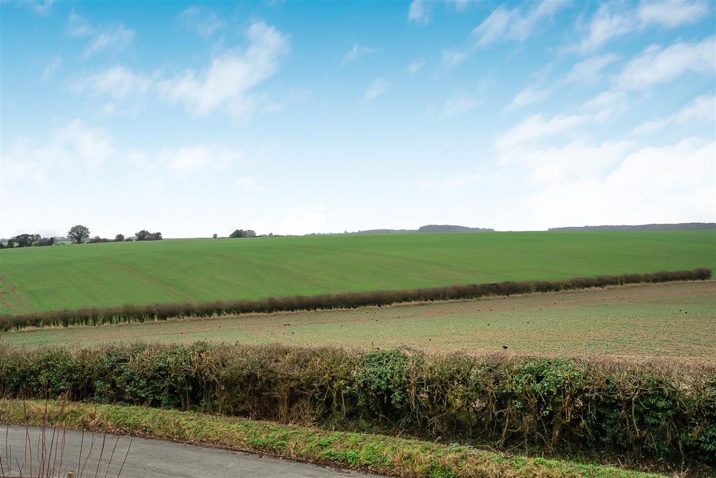 Property photo 2 of 36 2_72684.Jpg