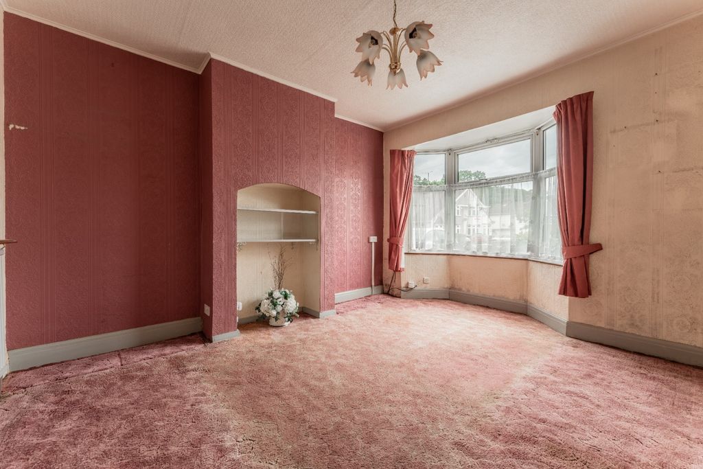 Property photo 3 of 17 5243403