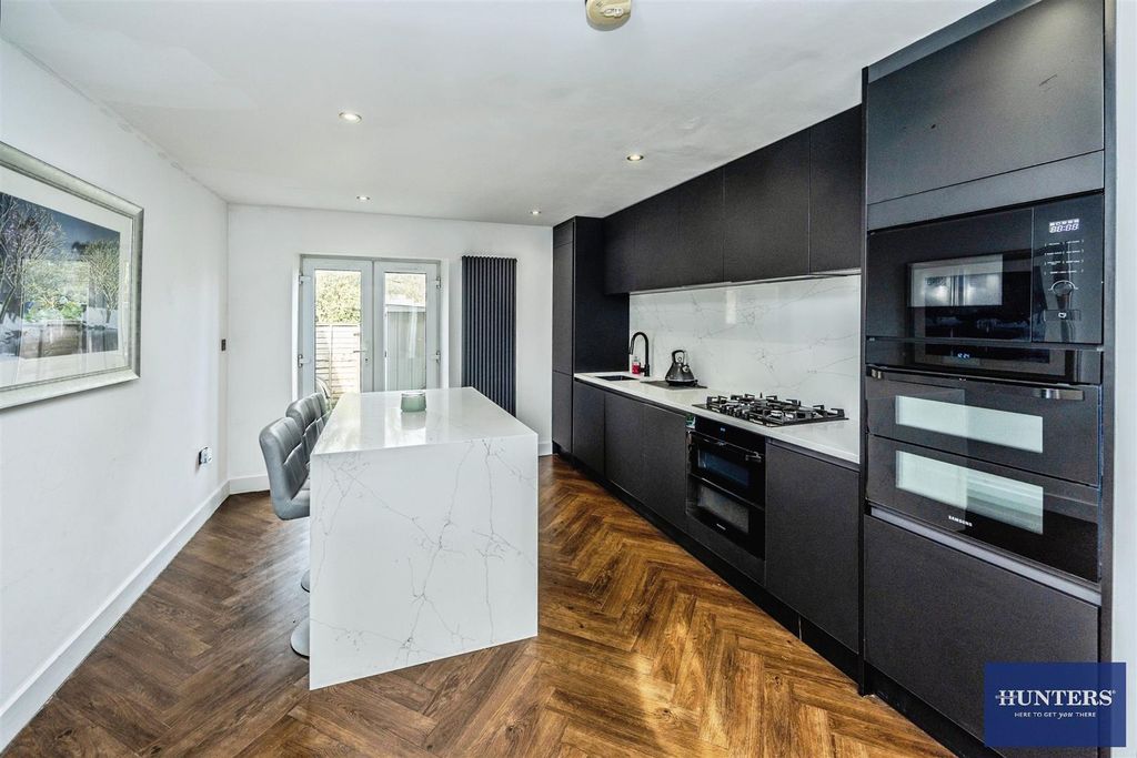 Property photo 2 of 18 c489d27E-3Dhrast-310326-6.Jpg