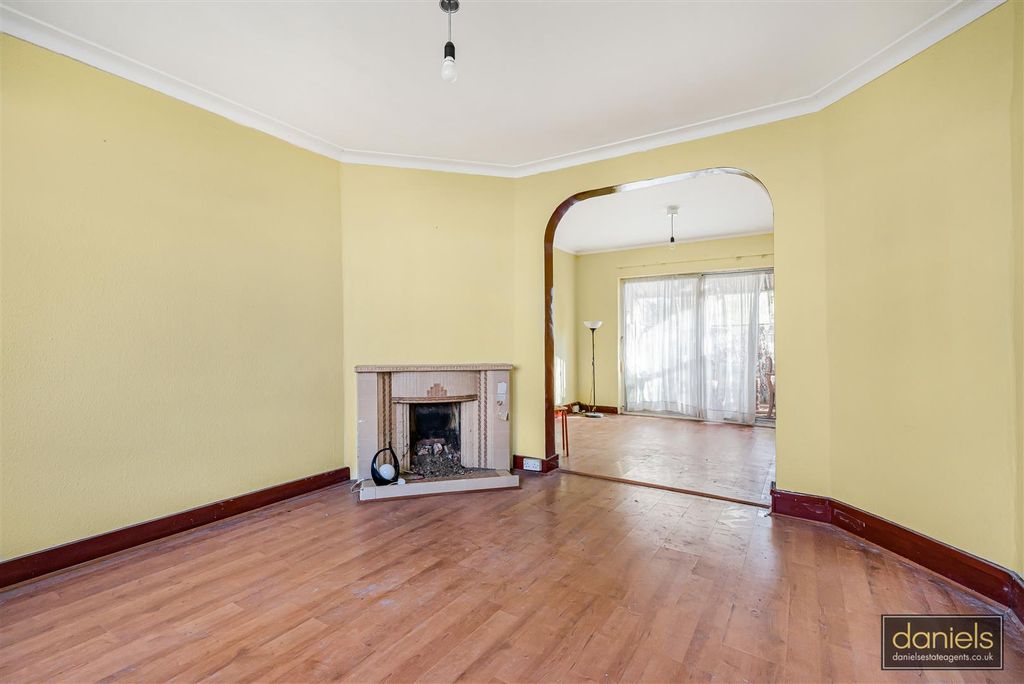 Property photo 2 of 13 10_73868_Watermarked.Jpg