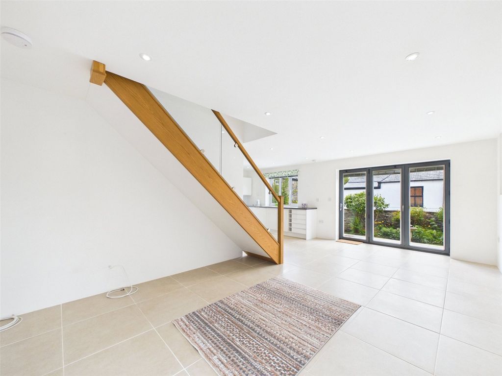 Property photo 3 of 27 Picture No. 28
