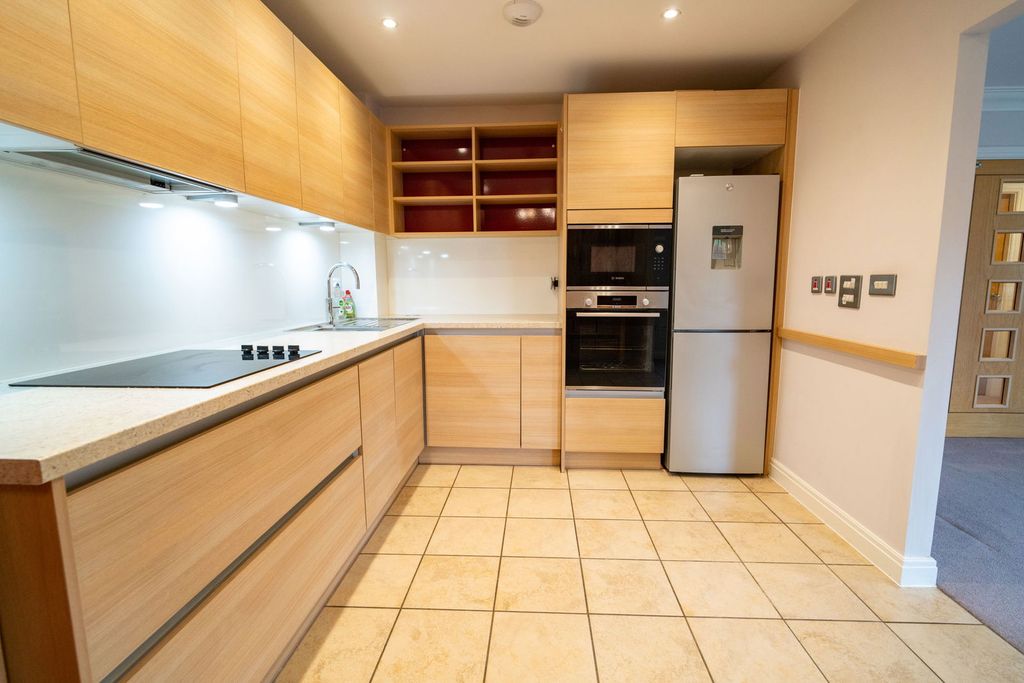 Property photo 3 of 23