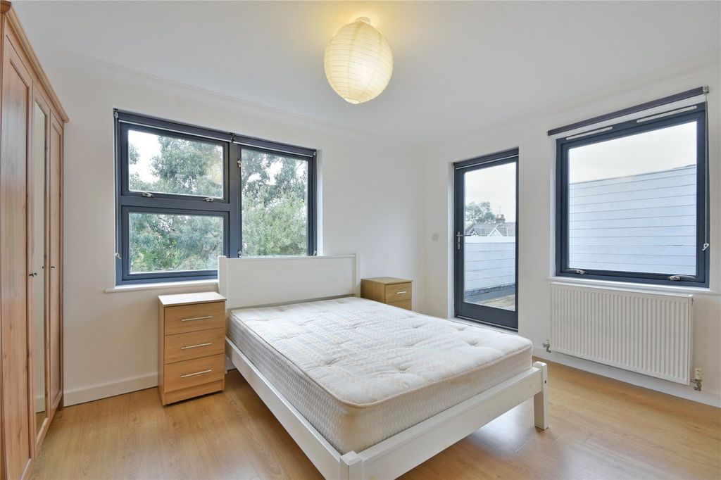 Property photo 2 of 16 Picture No. 19