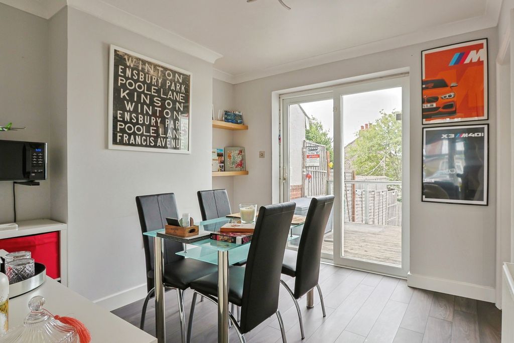 Property photo 3 of 18 Pbox-Img.Jpg