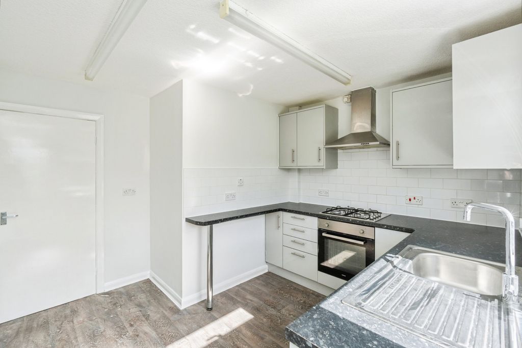 Property photo 3 of 13 Pbox-Img.Jpg