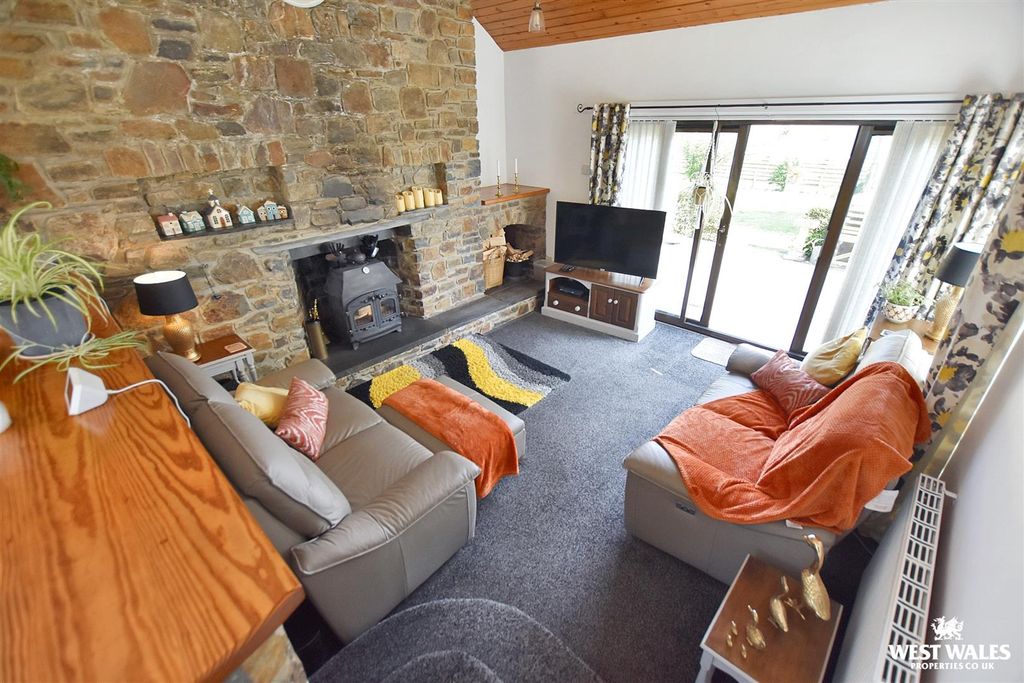 Property photo 3 of 35 2 (58).Jpg