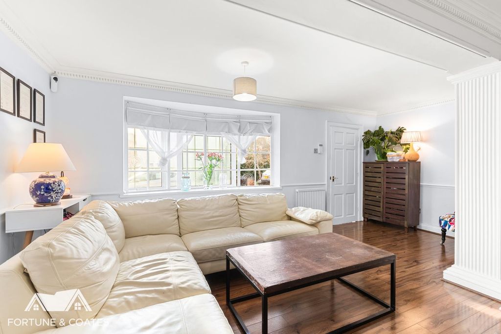 Property photo 2 of 26 Cartersmead_24.Jpg