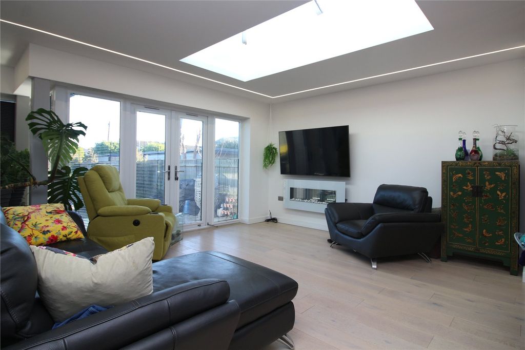 Property photo 3 of 22 Picture No. 34