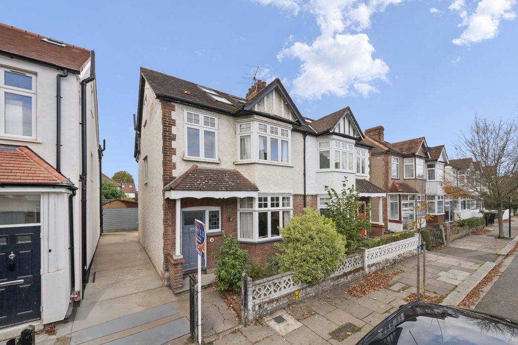 Property photo 1 of 15 Photo 18