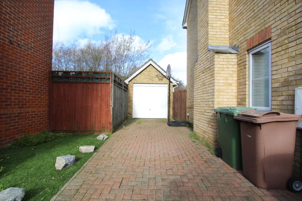 Property photo 2 of 24