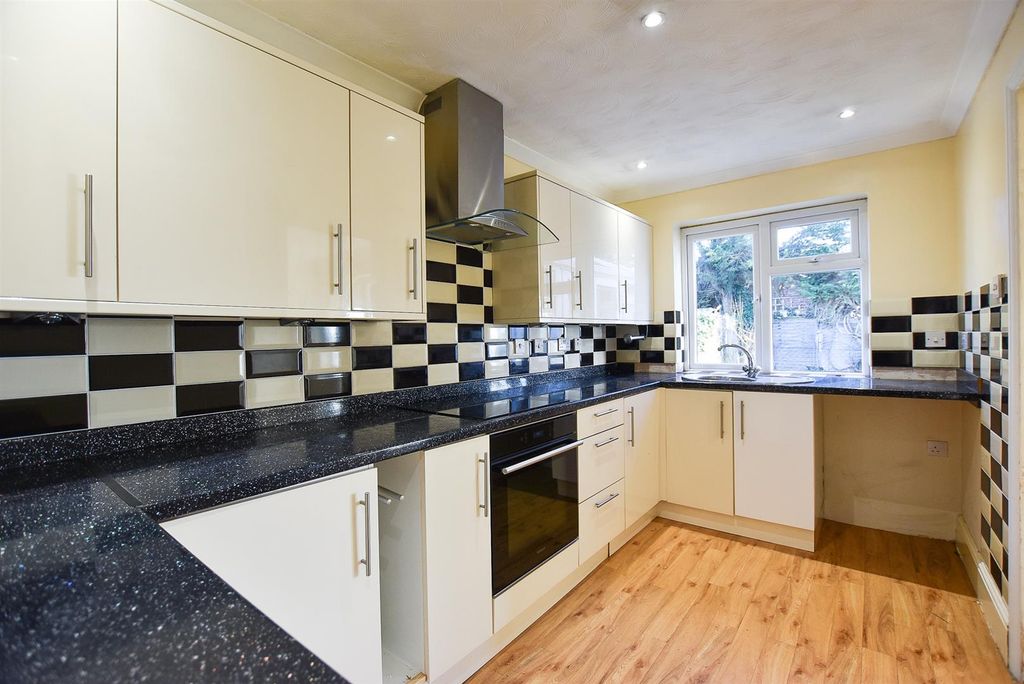 Property photo 2 of 14 Kitchen.Jpg