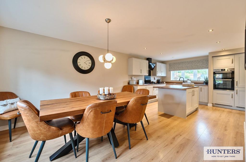 Property photo 2 of 23 13712Eb8-d797-42c2-Ab70-41ee746F3Acb.Jpg