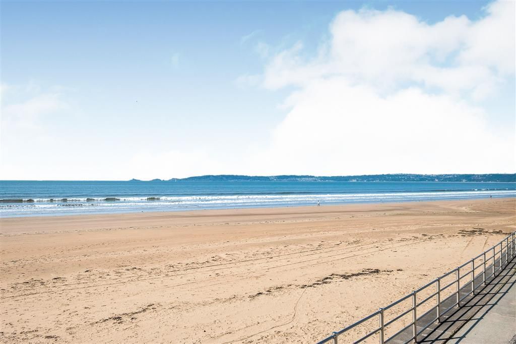 Property photo 3 of 8 View