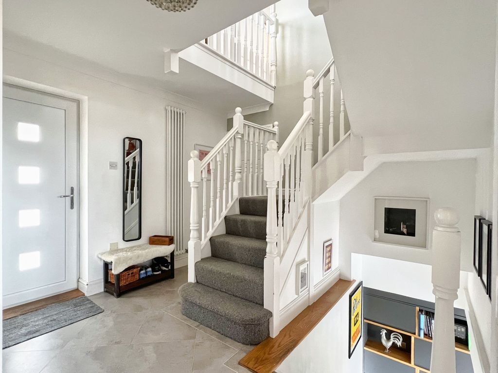 Property photo 2 of 41