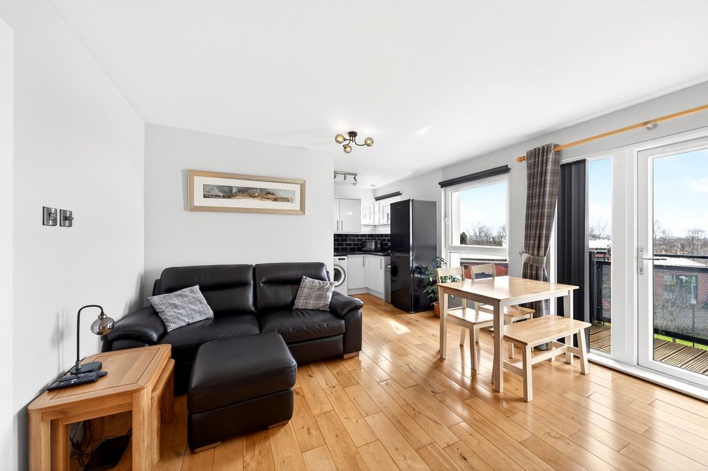 Property photo 3 of 21