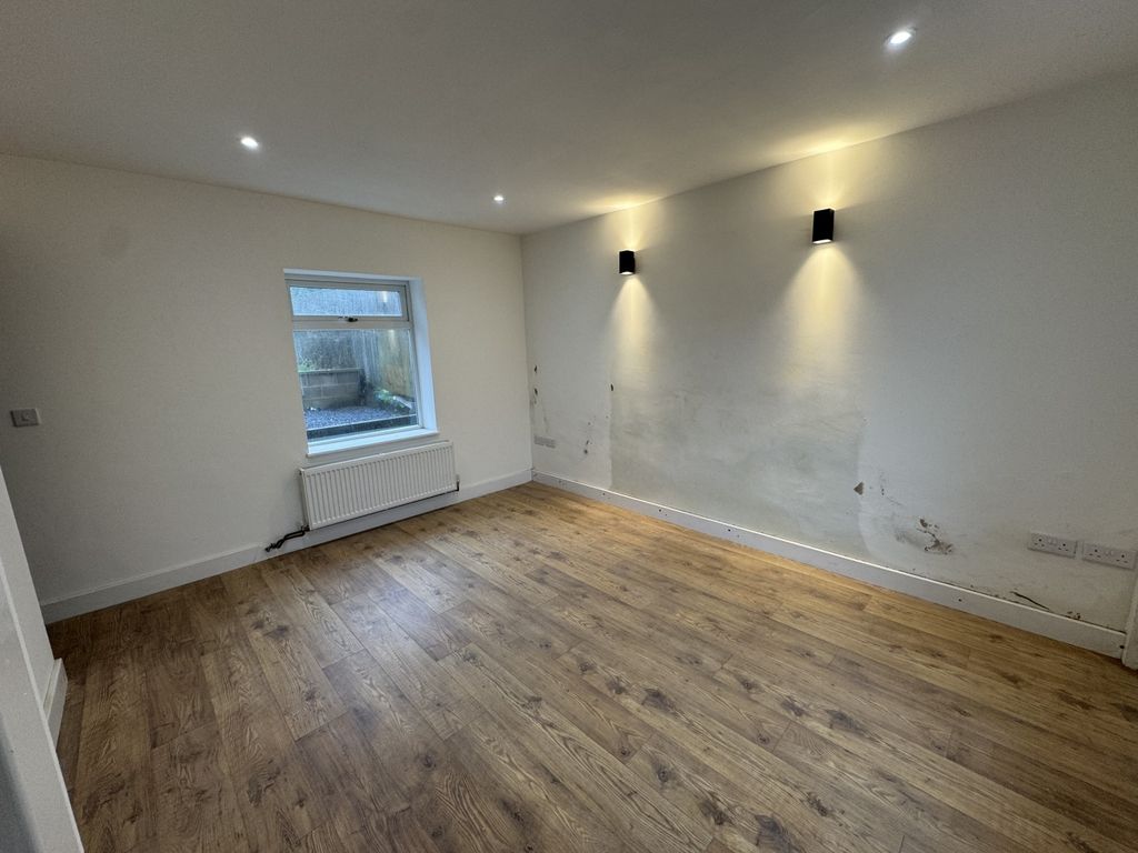 Property photo 2 of 17 Image 1