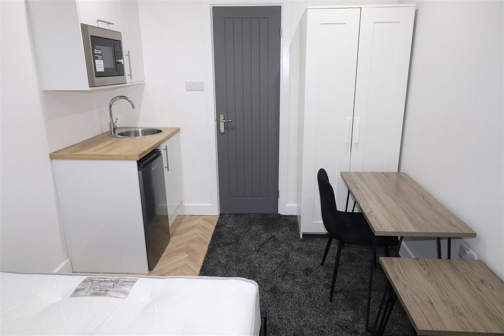 Property photo 3 of 7 78 Charter (12).Jpg