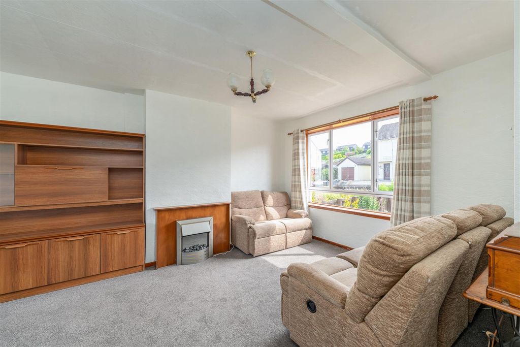 Property photo 3 of 14 70_Howden_Road-03.Jpg
