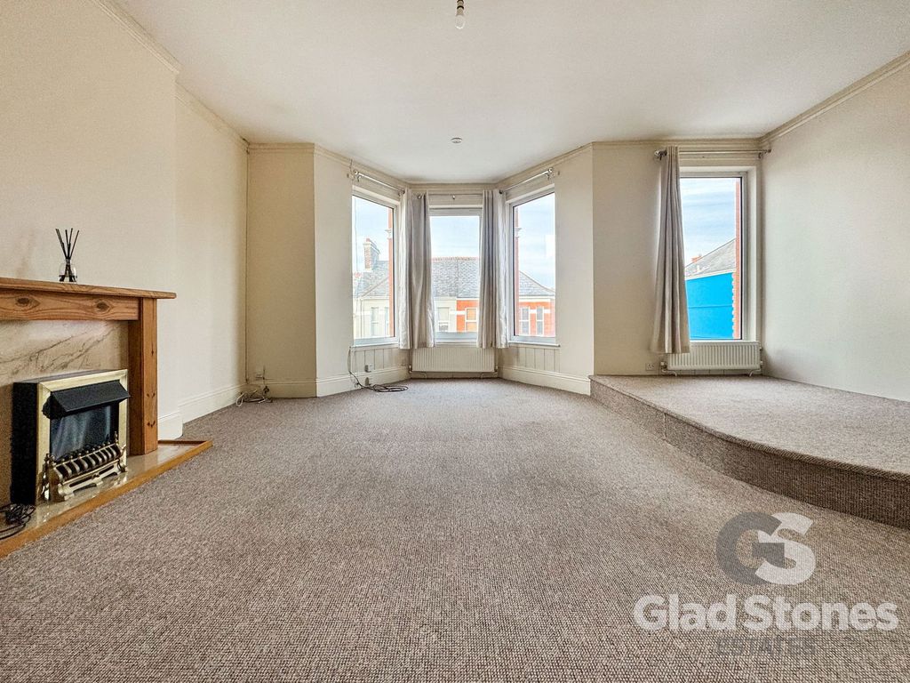 Property photo 3 of 18