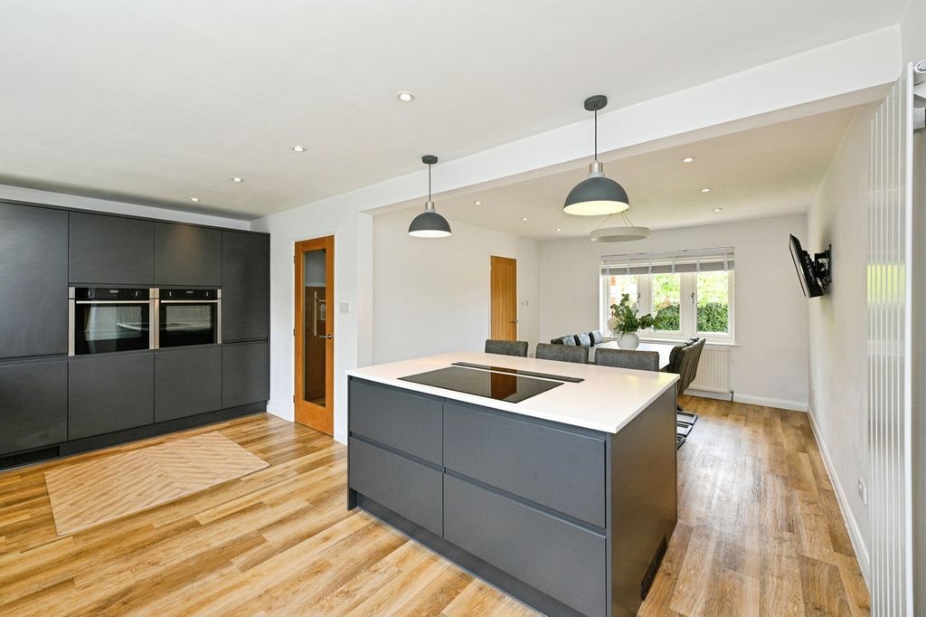 Property photo 2 of 23 Pbox-Img.Jpg