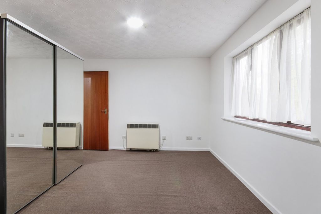 Property photo 2 of 6