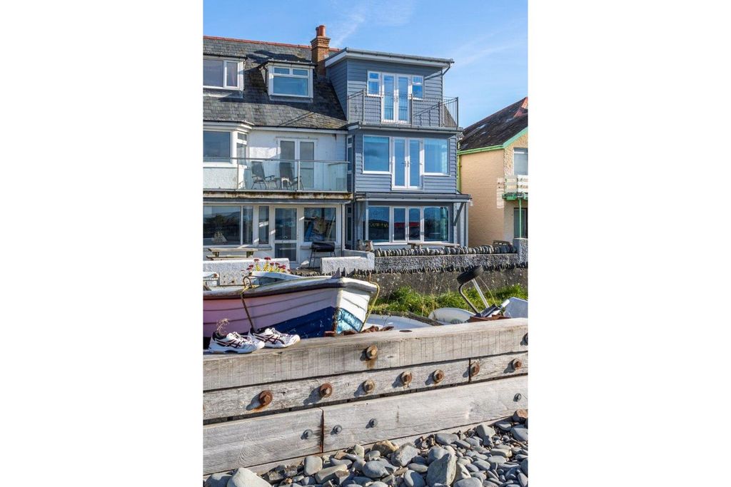 Property photo 1 of 27 Beach View