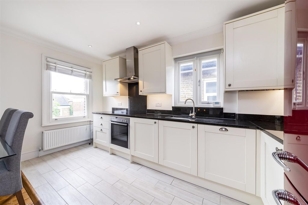 Property photo 3 of 11 Helliwell & Co.