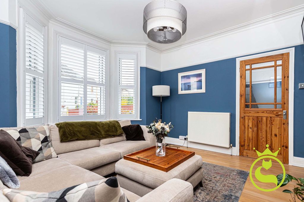 Property photo 3 of 17