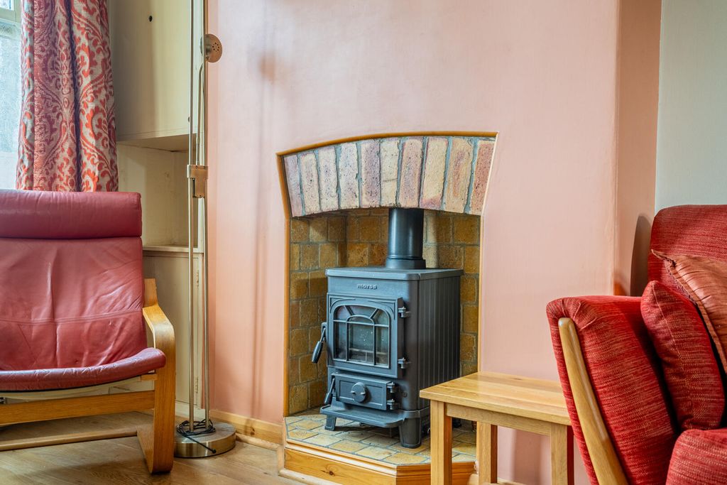 Property photo 3 of 18 Living Room