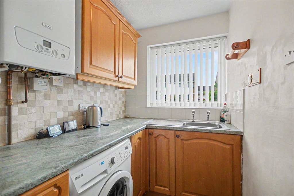 Property photo 3 of 14 Kitchen_1.Jpeg