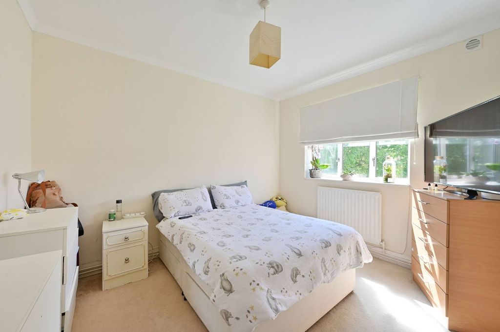 Property photo 3 of 9