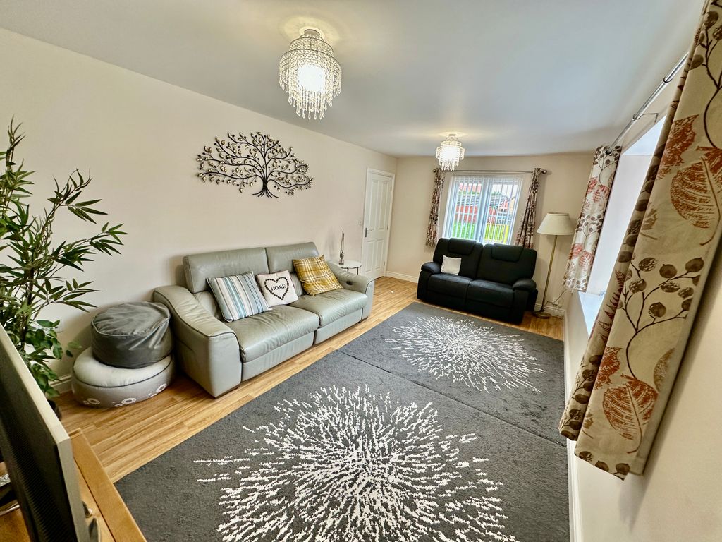 Property photo 2 of 12 Living Room