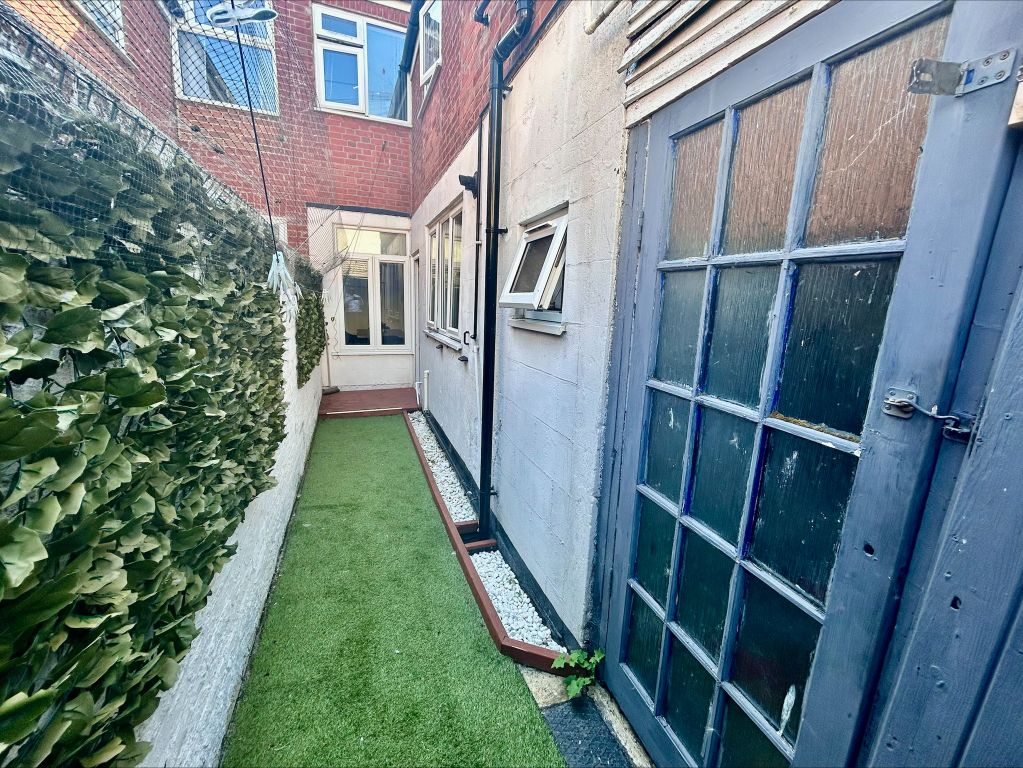 Property photo 2 of 18