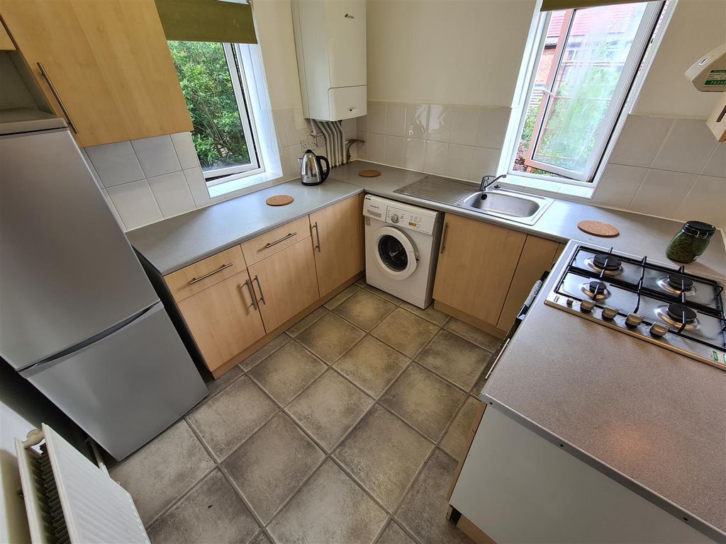 Property photo 3 of 13 Kitchen