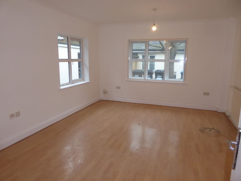 Property photo 2 of 8 Photo 7